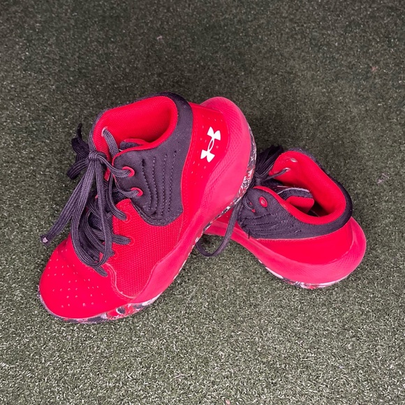Under Armour Kid’s Jet 21 Basketball Shoes Size 13.5K - Picture 1 of 6